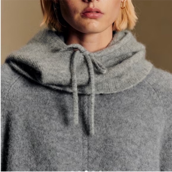Sézane Come Hooded Scarf NWT in Mid Heather
Grey - Picture 3 of 7